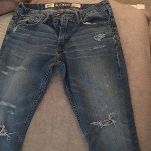 BRipped jeans for men.